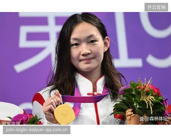 400米自由泳再现天才少女：轻松破纪录